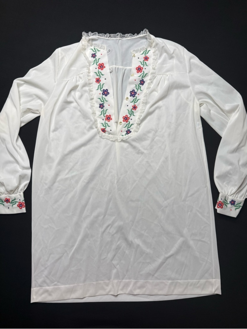 Vintage vanity fair Cream Lightweight nightgown size 32